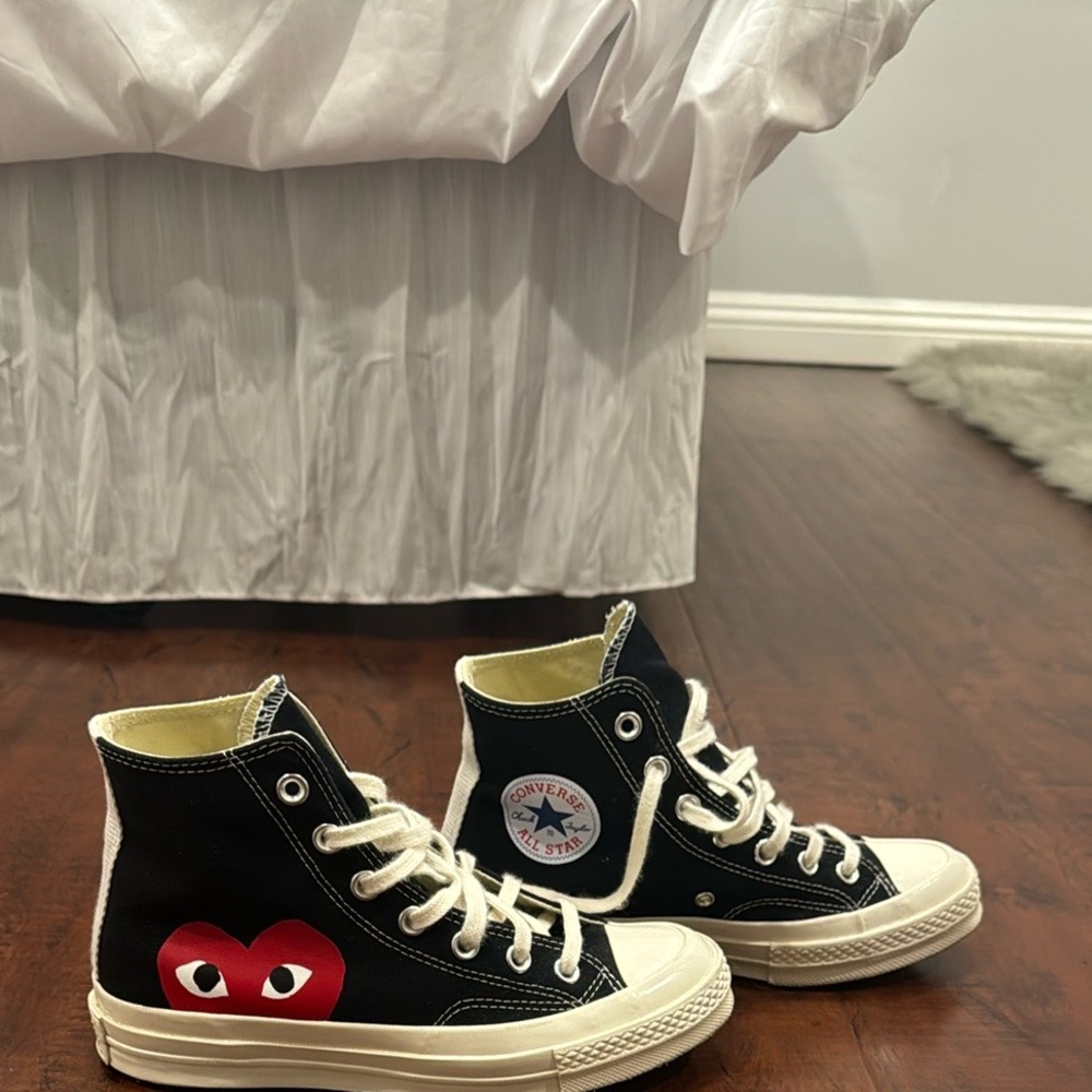 Comme des Garçons PLAY x Converse Women size 7 and a Men’s size 5